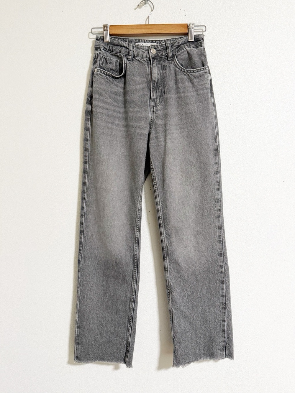 Zara Straight Leg High Rise Raw Hem Jeans Gray Size 2